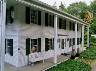 52 Putnam Rd, Pomfret Center, CT 06259