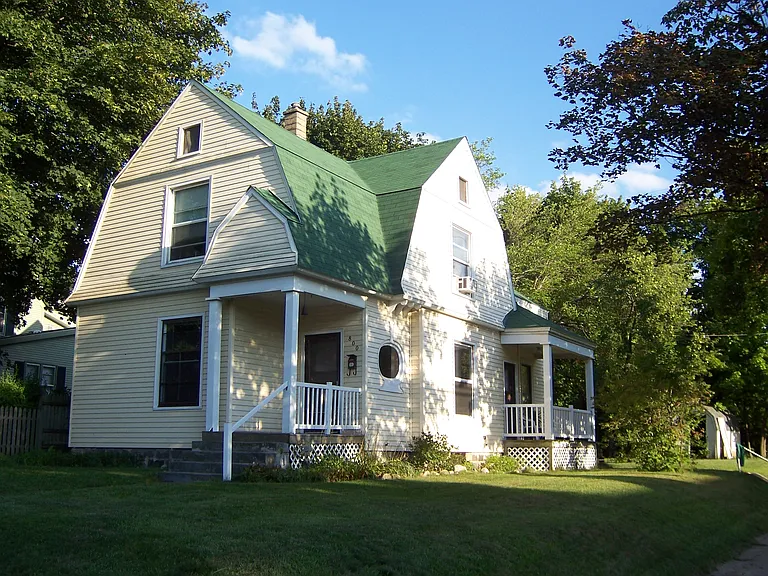 800 Crescent St NE — Photo 7