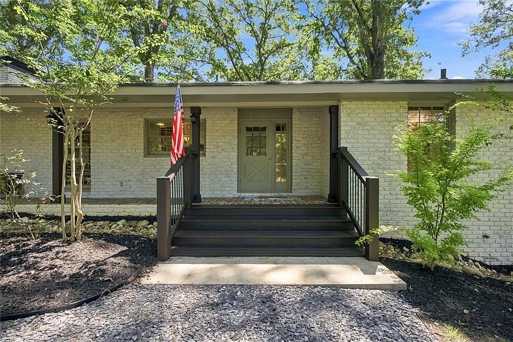 3 bed, 2.0 bath, 1820 sqft, $4,500 — Photo 4