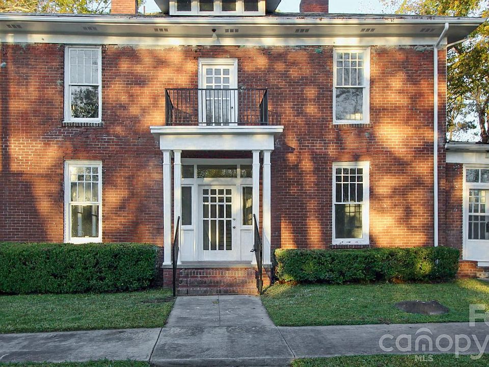 1st image of 107 Pine St