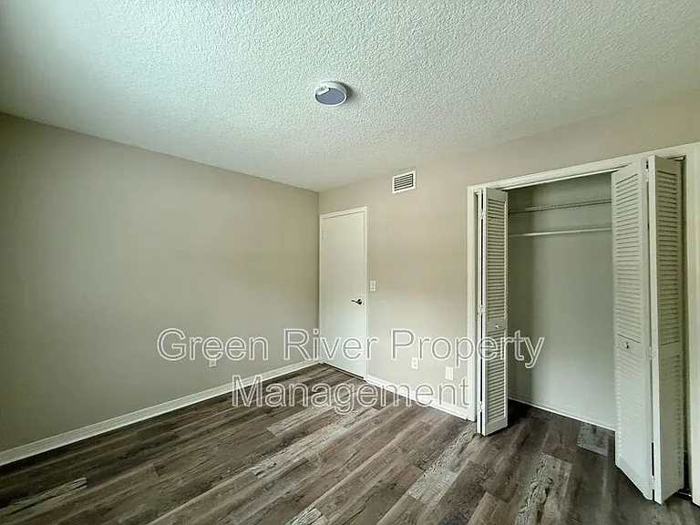 7665 Jana Ln S — Photo 13