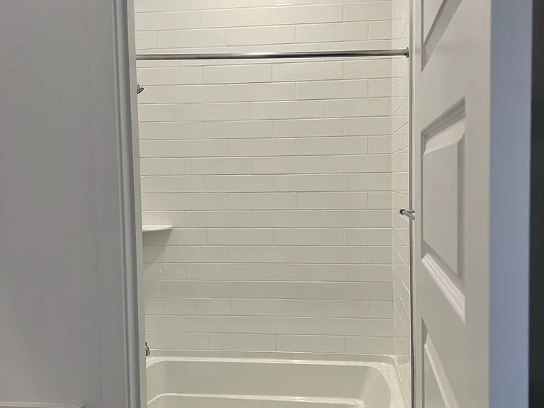 9416 S 41st Dr — Photo 3