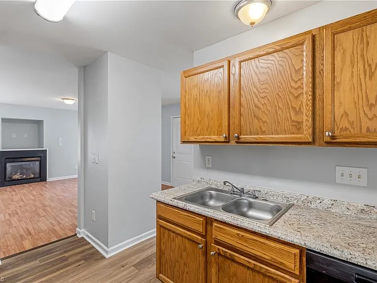 405 N Dudley St — Photo 14