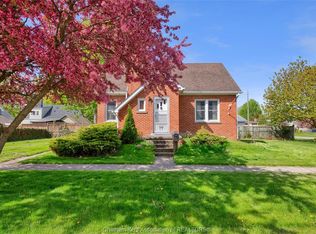 17 Grand Ave, Chatham Kent, ON N8A4J8