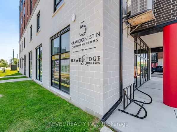 5 Hamilton St N #214, Hamilton, ON L8B 2A4