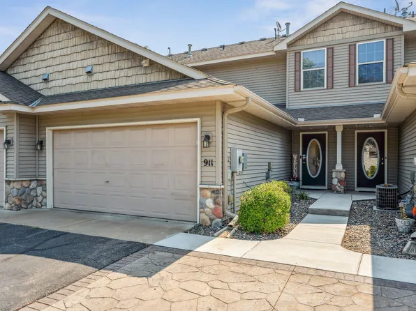 911 Winsome Way, Isanti, MN 55040