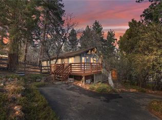824 Cedar Ln, Sugarloaf, CA 92386