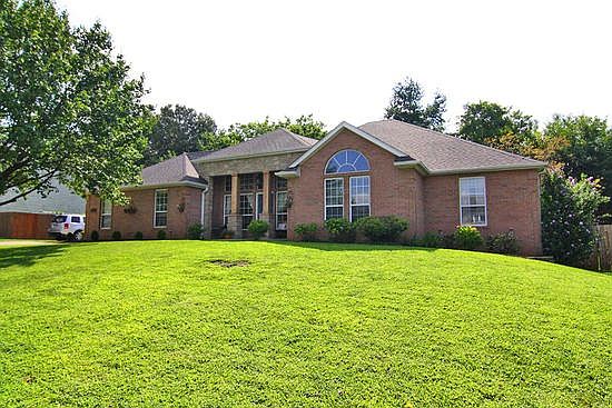 3rd image of 2129 Yorktown Dr