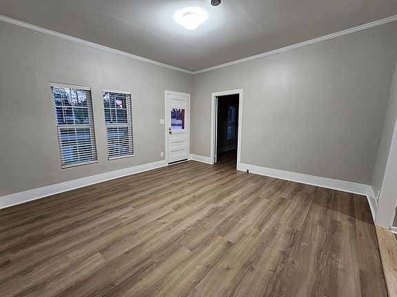 3rd image of 206 N Donohoe St