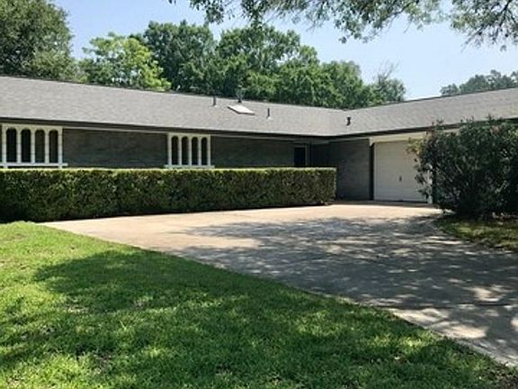 3rd image of 5811 John Wayne Dr