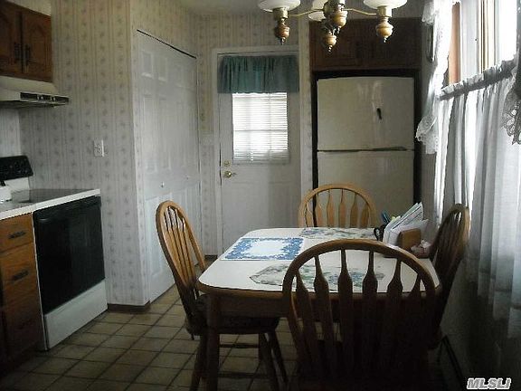 4th image of 66 Harvest Ln