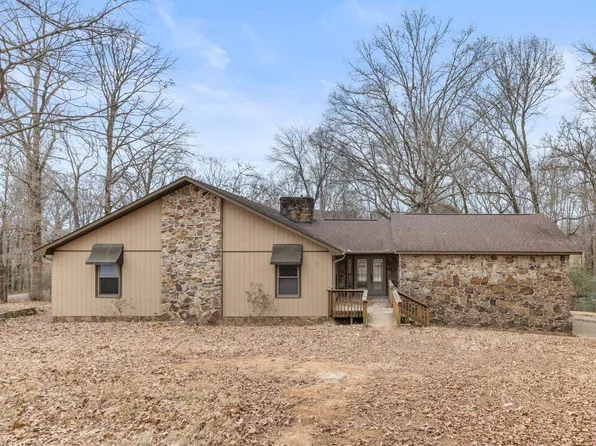 311 Old Brompton Ln, Killen, AL 35645