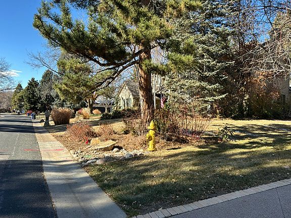 4th image of 2002 Green Oaks Ln