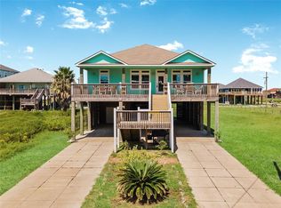 1121 Blue Water Dr, Crystal Beach, TX 77650