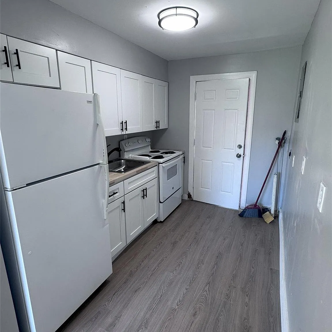 2 bed, 1.0 bath, 700 sqft, $1,100 — Photo 4