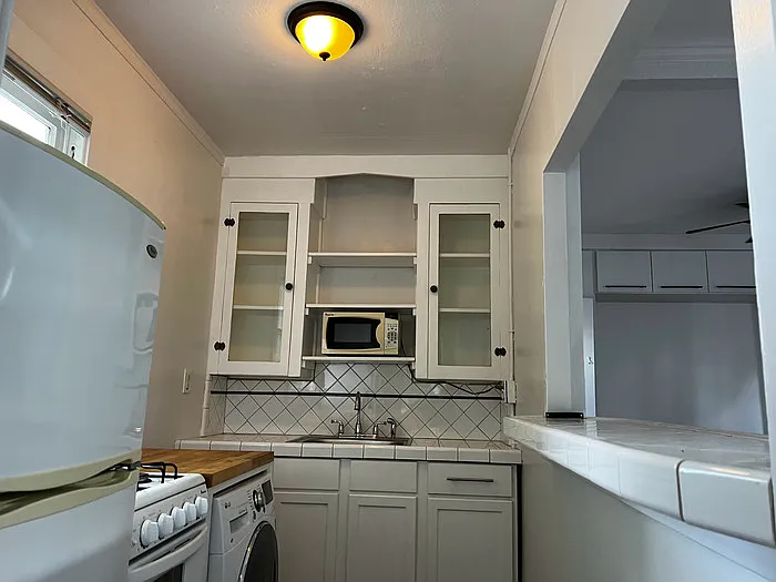 106 W Mary St #B — Photo 6