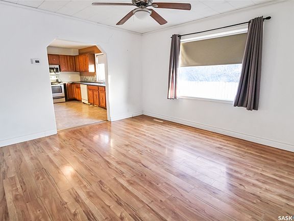 3rd image of 365 3rd Avenue NE