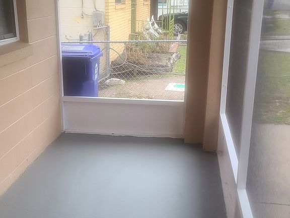 3rd image of 713 W 12th St