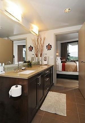 5th image of 10610 NE 9th Pl Unit 1406
