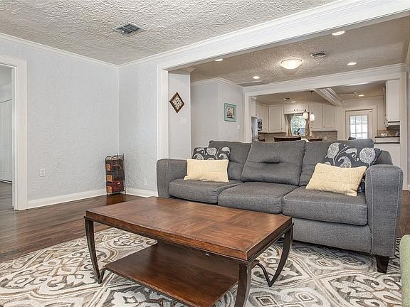 2nd image of 2212 Ashland Ave