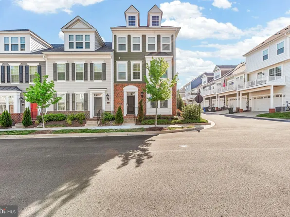 373 Buckeye Cir, La Plata, MD 20646