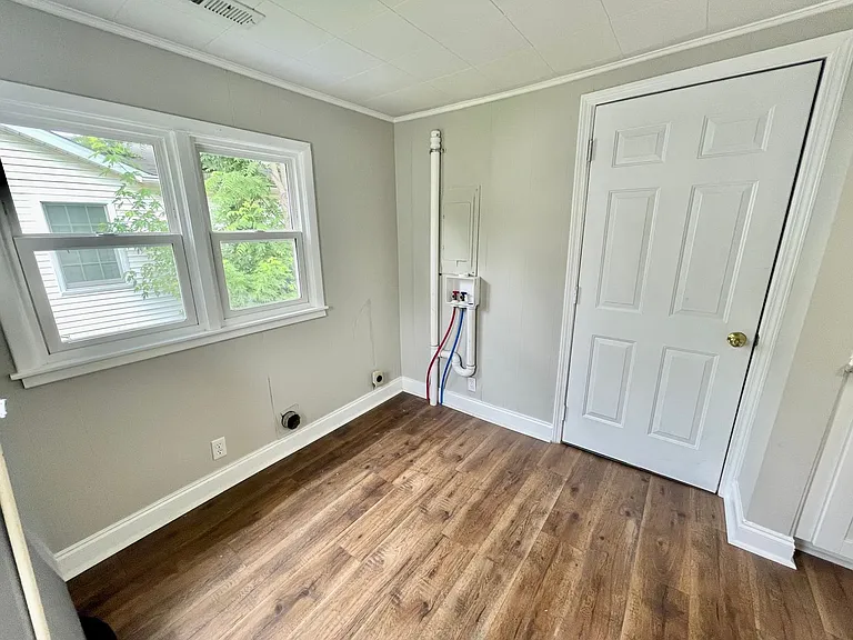 403 Shaw St — Photo 10