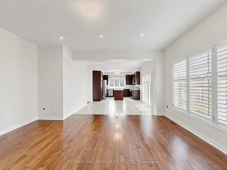 72 Middlecote Dr — Photo 18