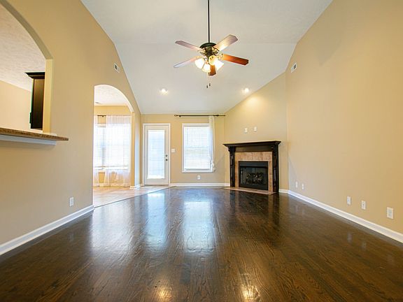 2nd image of 1712 Apache Way