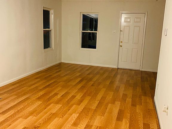 2nd image of 401 E Lobit St