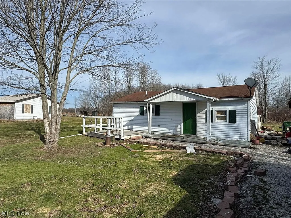 1592 Brown Rd photo 1