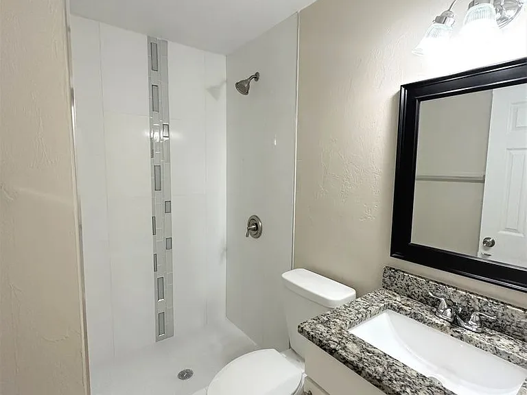 Avalon Apartments — Photo 20