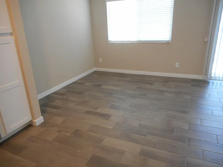 2262 El Caro Dr — Photo 5