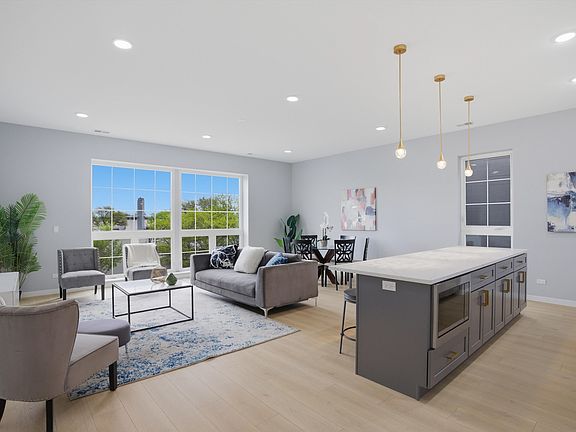 3rd image of 5830 N Lincoln Ave #3S