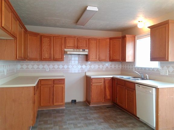 2nd image of 212 Wildgrove Ct