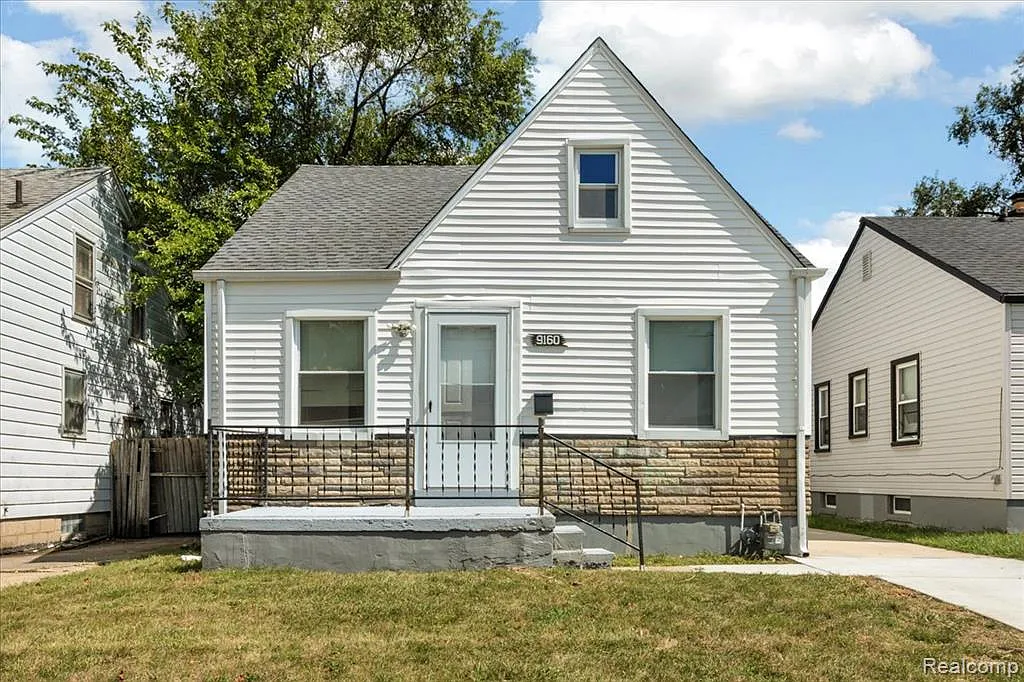 3 bed, 1.0 bath, 949 sqft, $1,500 — Photo 1