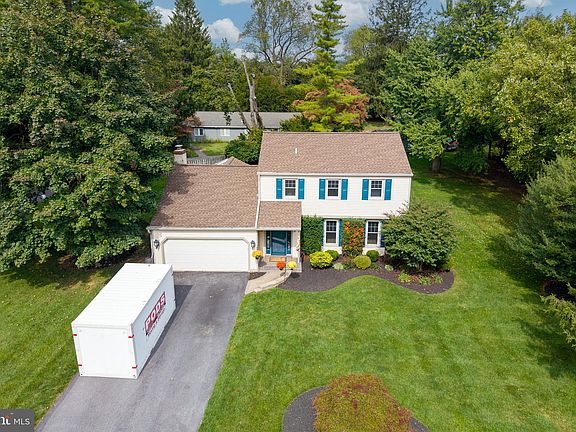 5th image of 809 Amelia Dr