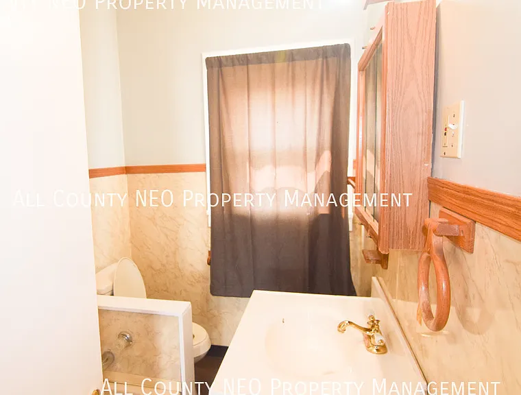 1241 Bedford Ave SW — Photo 4