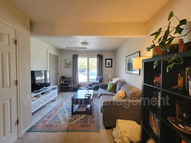 Building Photo - 128 Hoffman Dr #B