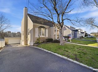 21 Park Pl, Kearny, NJ 07032