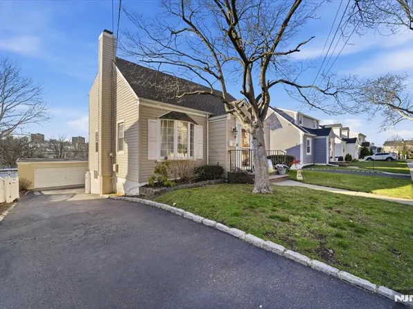 21 Park Pl, Kearny, NJ 07032