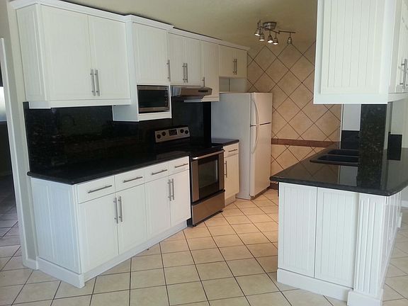 5th image of 4252 Van Dyke Ave APT 3