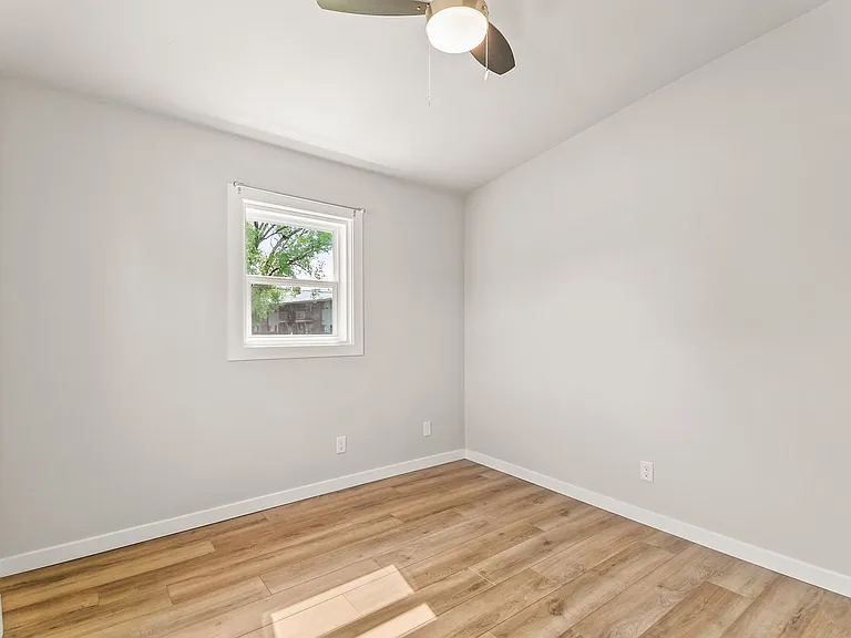 124 - 224 S Bird Street Apartments — Photo 44