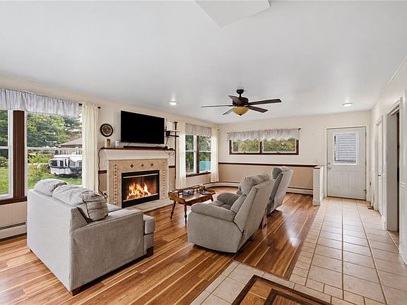 2nd image of 4 Anthony Rd