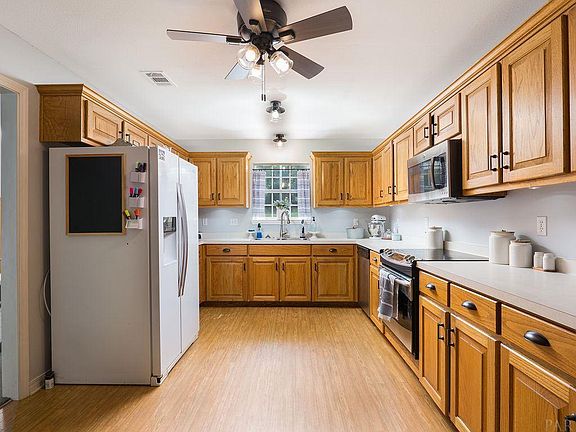 5th image of 6826 Cedar Lake Dr