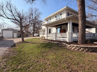 805 Jackson St, Macon, MO 63552