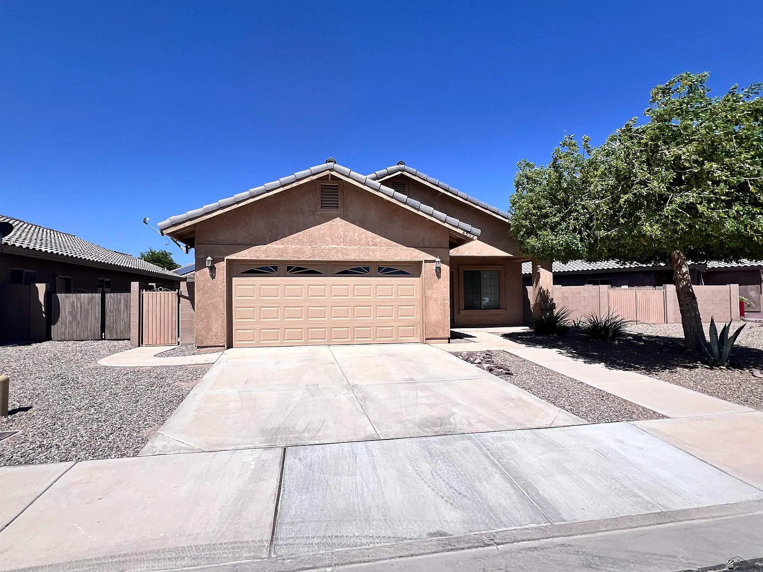 3 bed, 2.0 bath, 1413 sqft, $1,500 — Photo 2