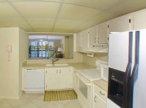 4th image of 651 Seaview Ct APT 305