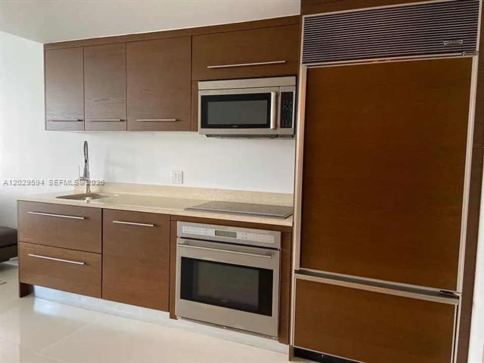 495 Brickell Ave #CU-5706