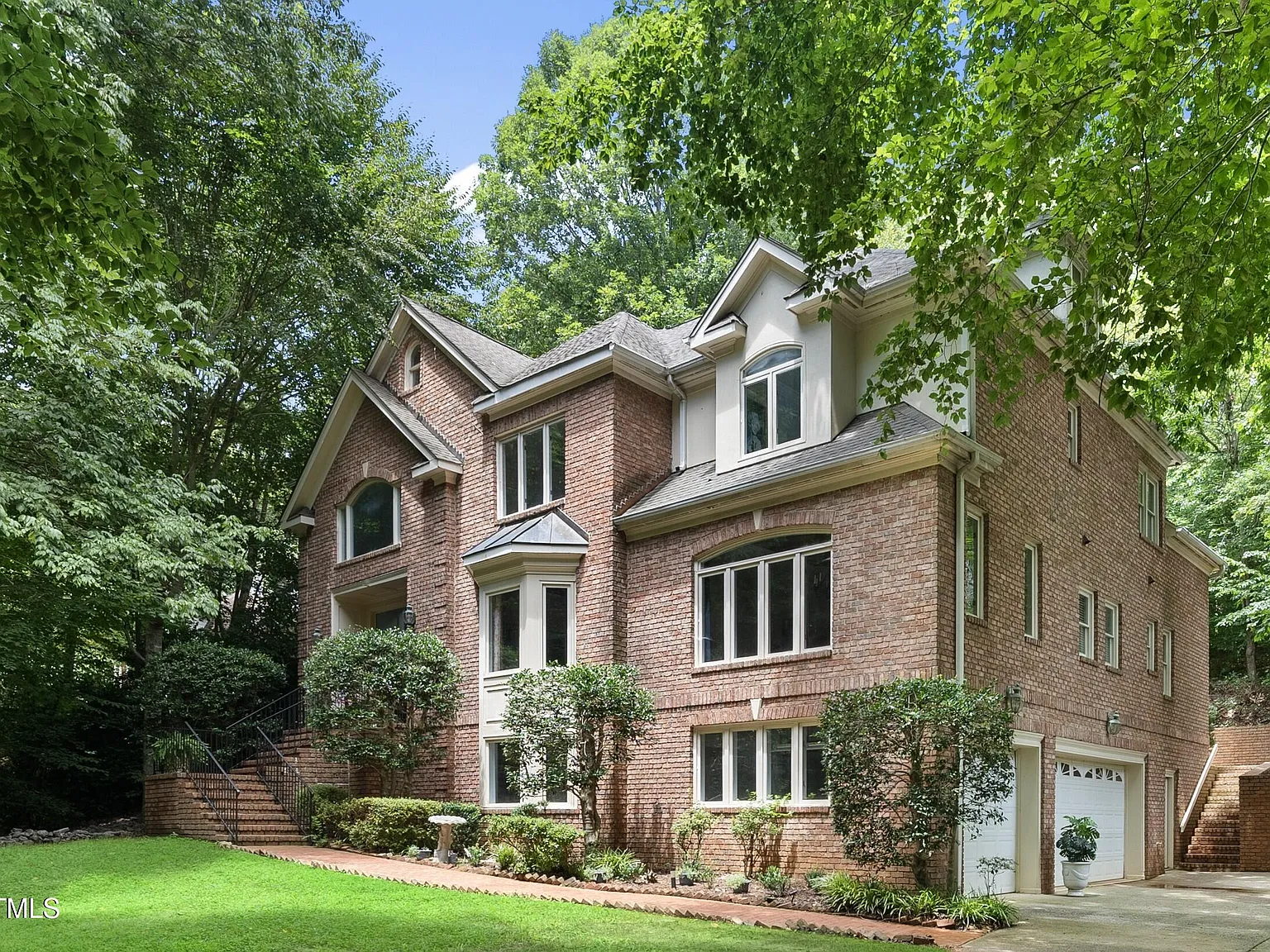 6 bed, 7.0 bath, 5752 sqft, $5,500 — Photo 1