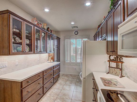 2nd image of 491 W Astruc Dr